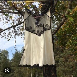 Women's Victoria's Secret Elegant Black and Cream Vintage Lace Slip (Dress)